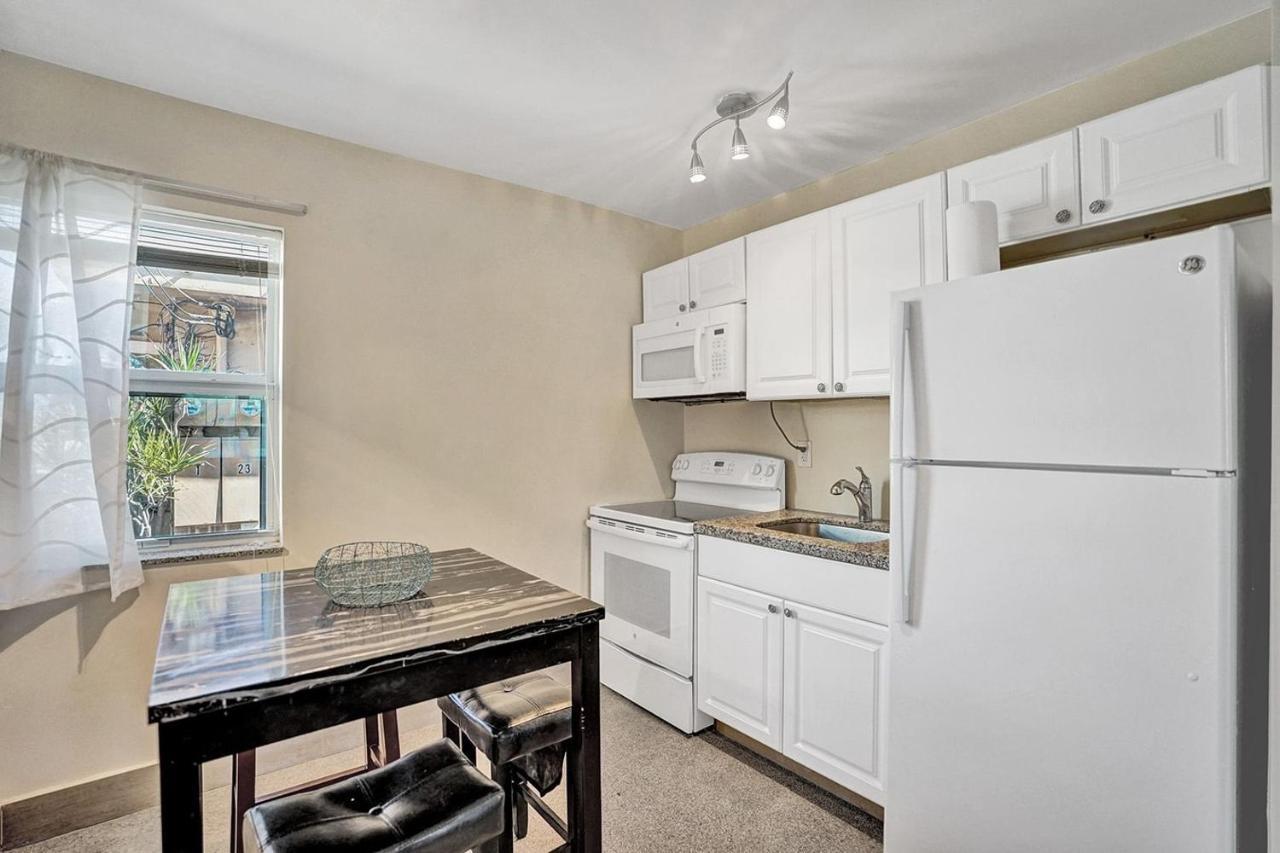 Downtown Hollywood Holiday Retreat Dania Beach Apartment Exterior foto